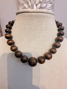 Vintage 16” Graduated Wood Bead Necklace